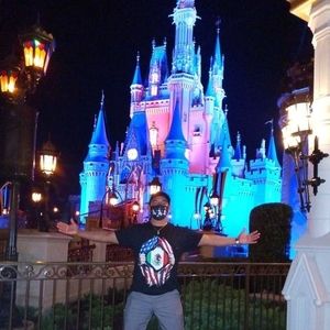 Meet your Posher, Lino